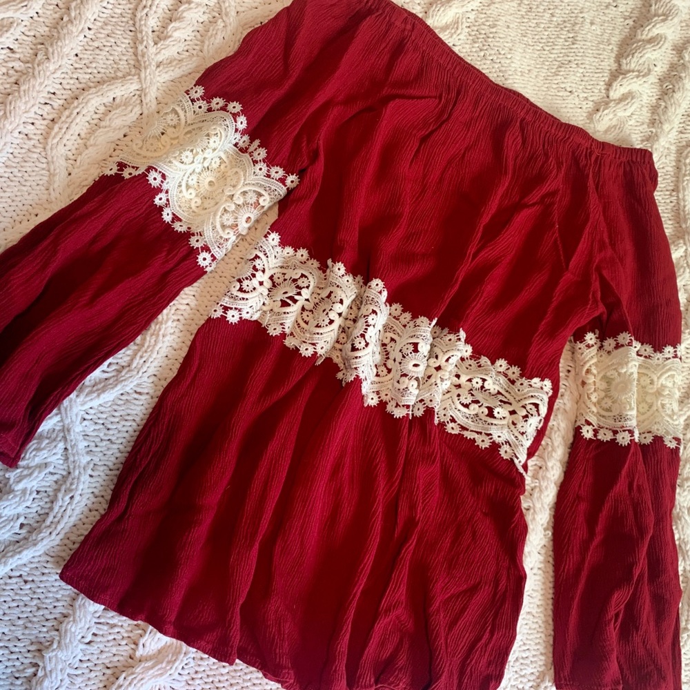 {Urban Outfitters} Umgee Lace Embroidered top